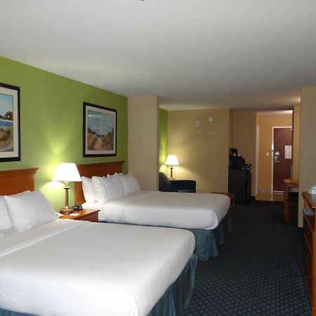 Holiday Inn Express Hotel & Suites Salisbury - Delmar By Ihg Екстериор снимка