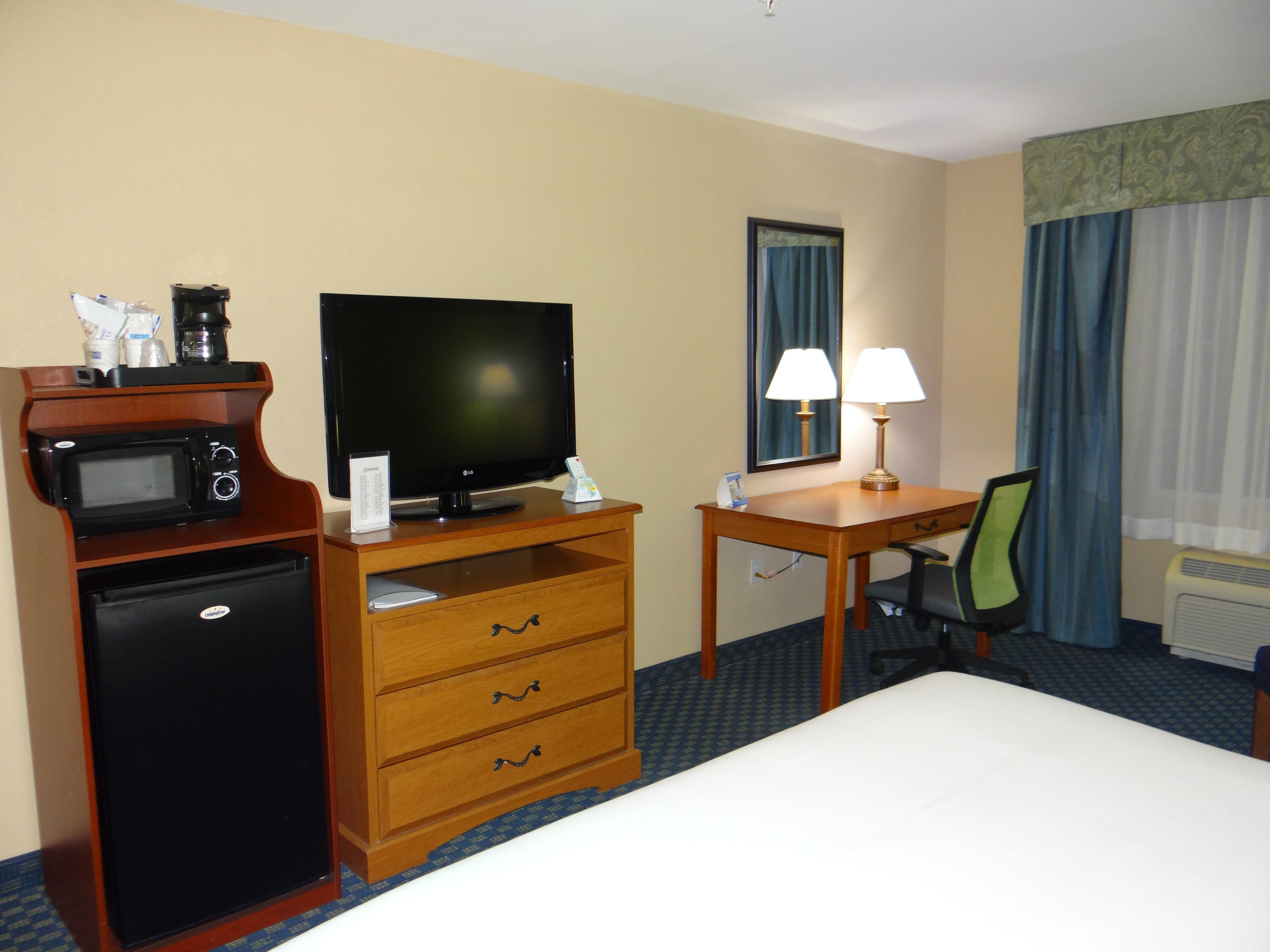 Holiday Inn Express Hotel & Suites Salisbury - Delmar By Ihg Екстериор снимка