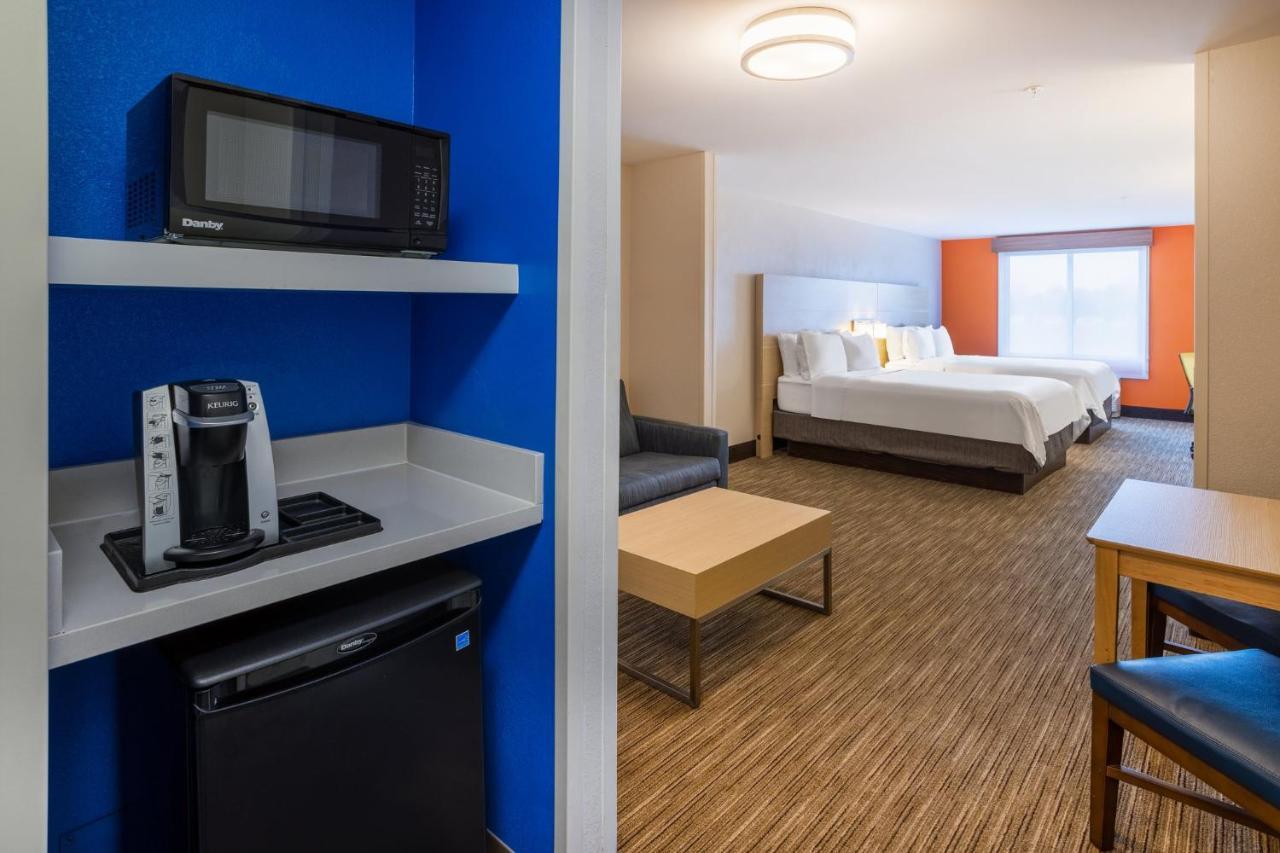 Holiday Inn Express Hotel & Suites Salisbury - Delmar By Ihg Екстериор снимка