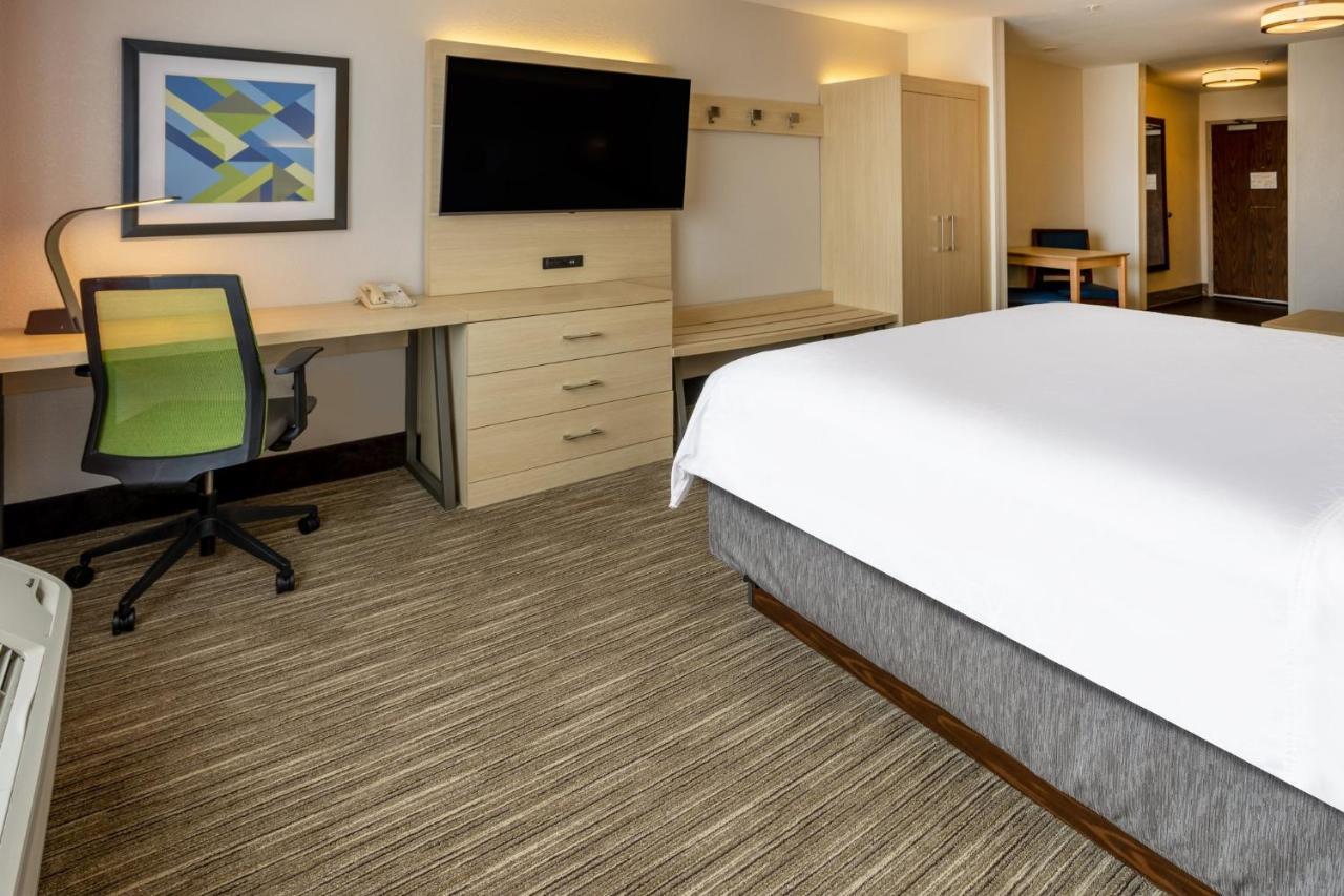 Holiday Inn Express Hotel & Suites Salisbury - Delmar By Ihg Екстериор снимка