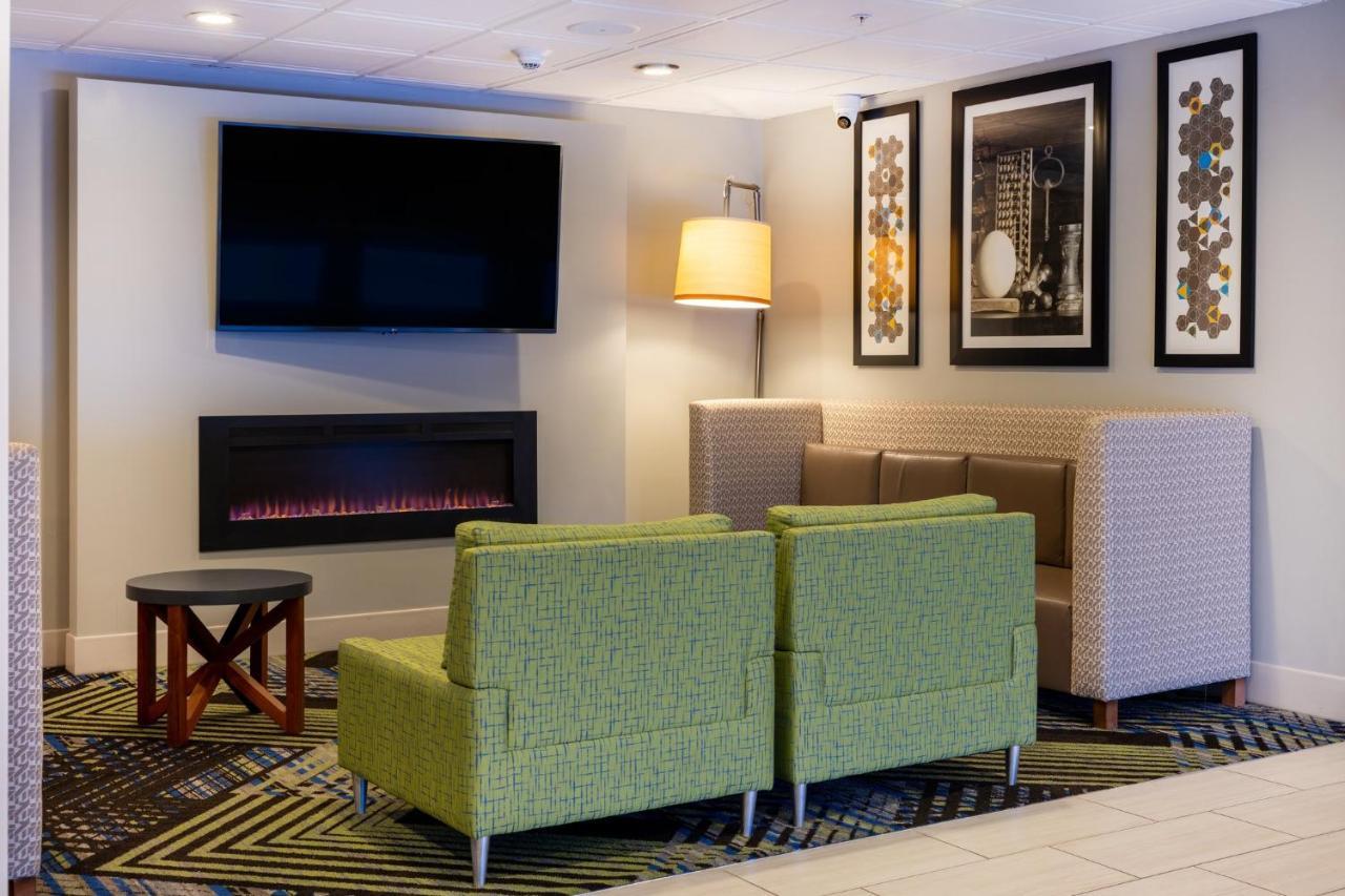 Holiday Inn Express Hotel & Suites Salisbury - Delmar By Ihg Екстериор снимка