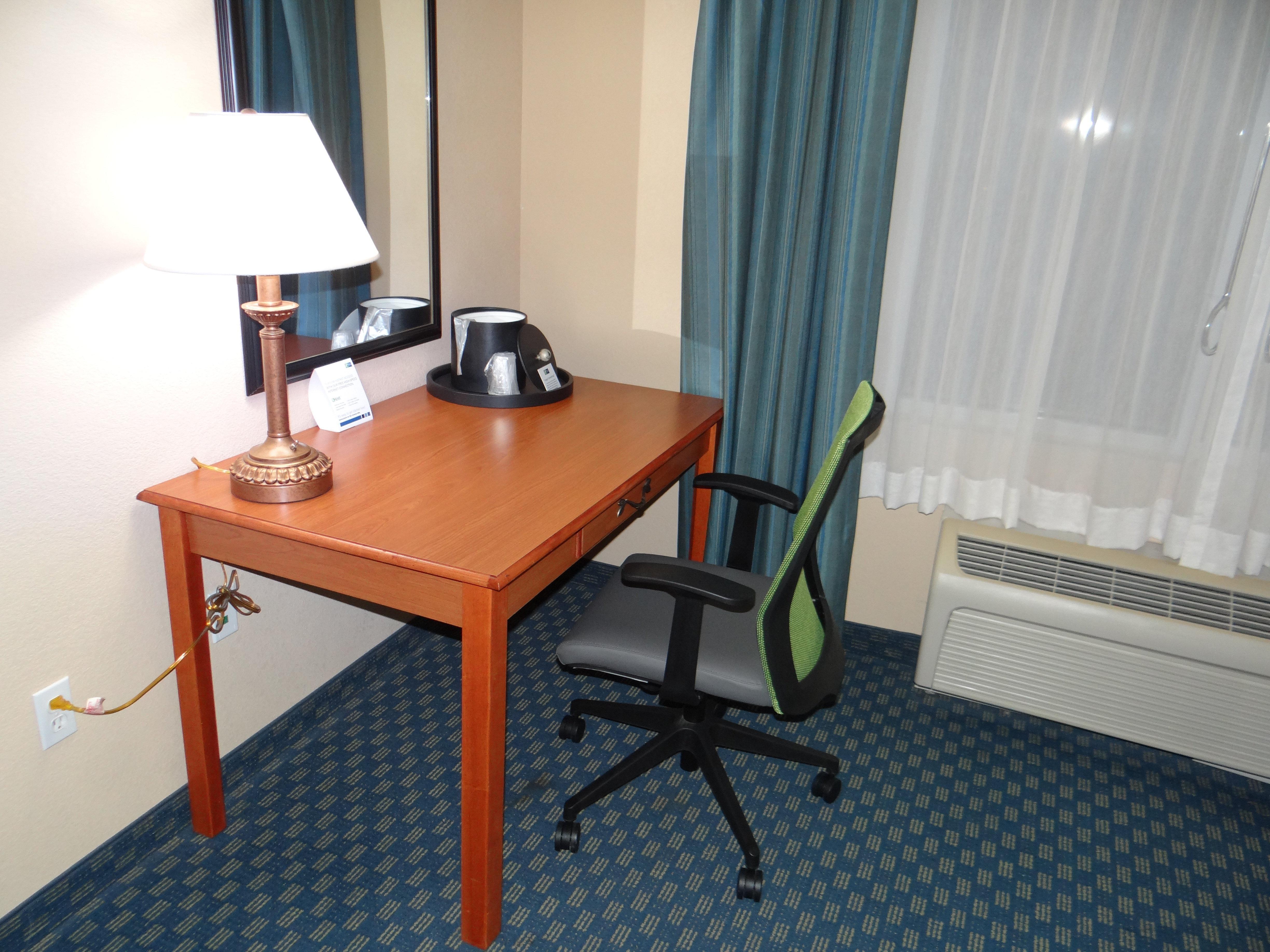 Holiday Inn Express Hotel & Suites Salisbury - Delmar By Ihg Екстериор снимка