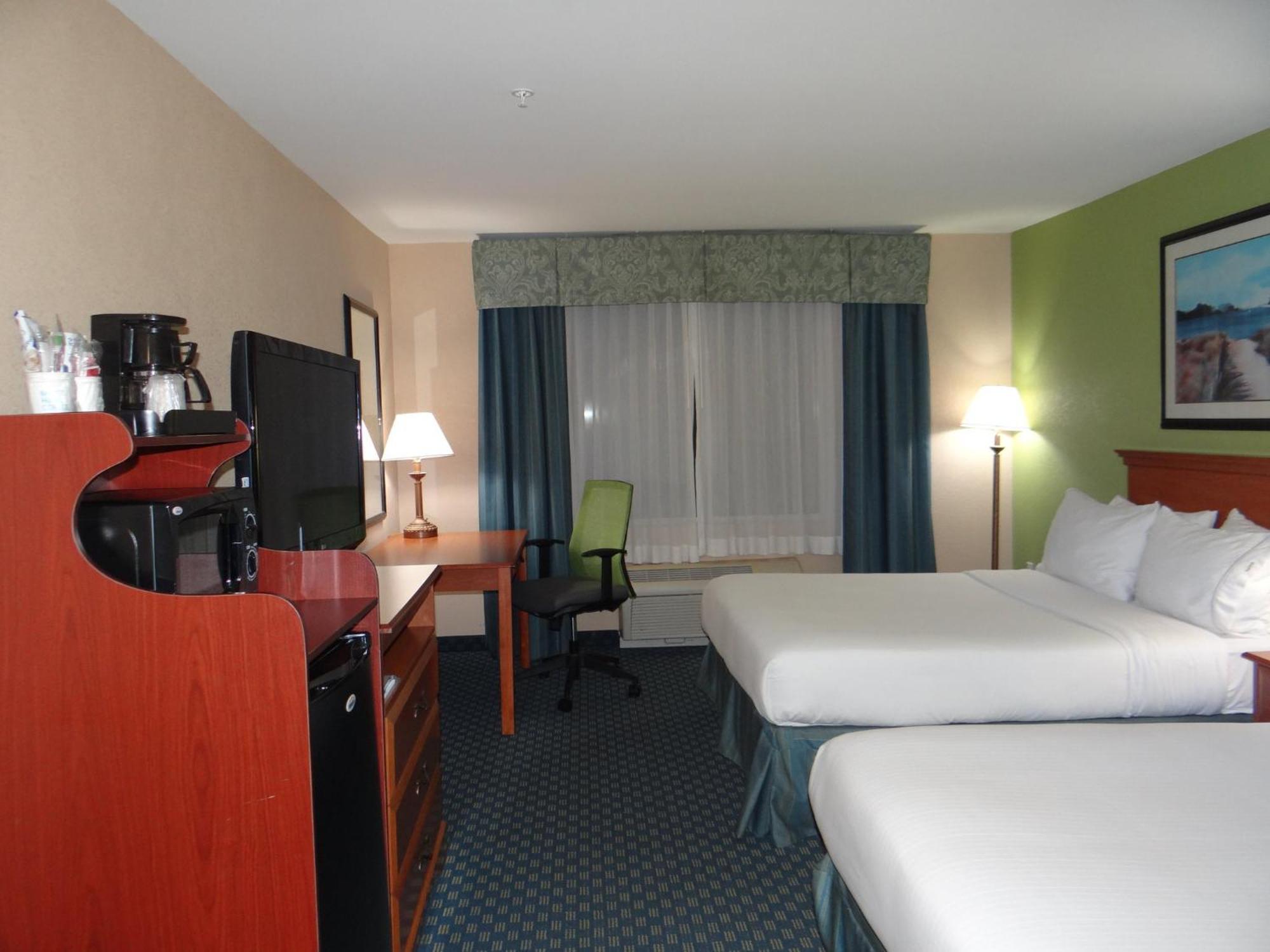 Holiday Inn Express Hotel & Suites Salisbury - Delmar By Ihg Екстериор снимка