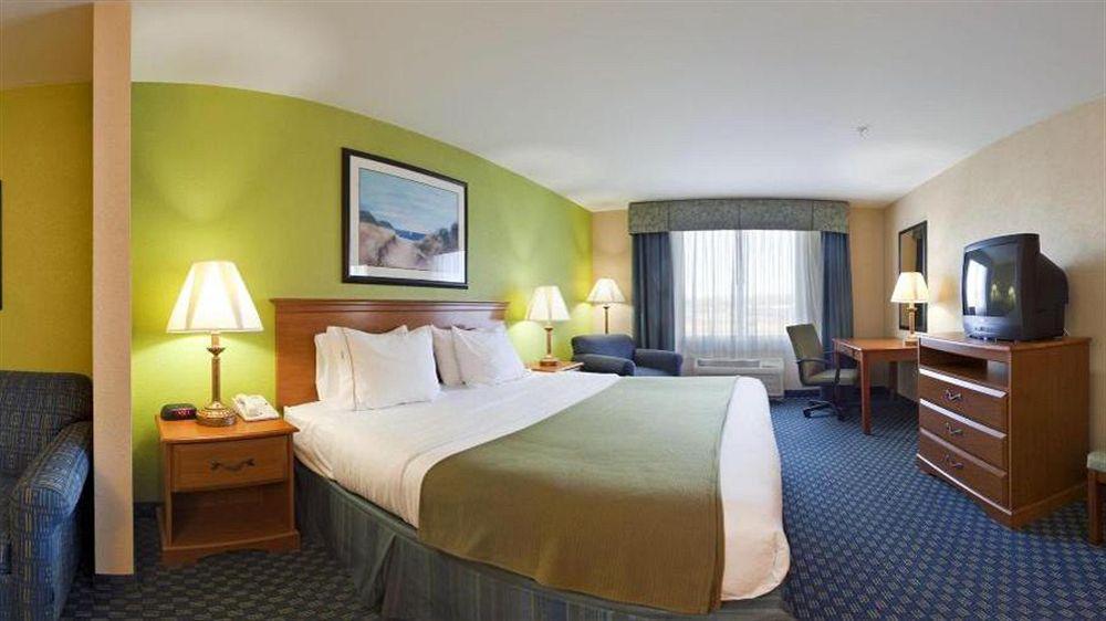 Holiday Inn Express Hotel & Suites Salisbury - Delmar By Ihg Екстериор снимка