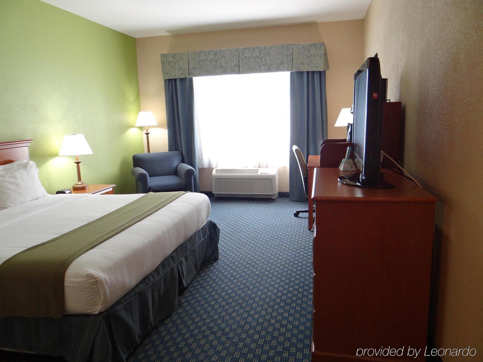Holiday Inn Express Hotel & Suites Salisbury - Delmar By Ihg Екстериор снимка