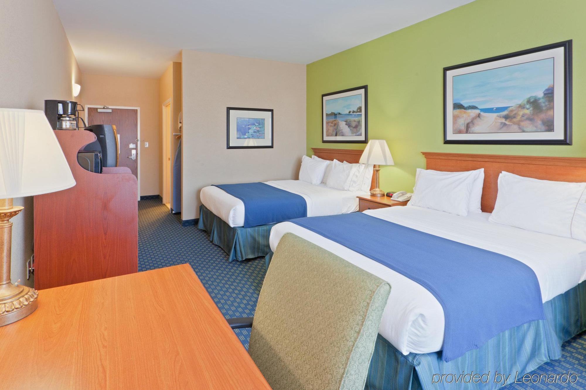 Holiday Inn Express Hotel & Suites Salisbury - Delmar By Ihg Стая снимка